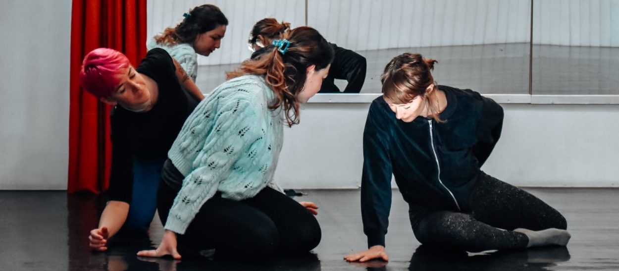 Cycle d'ateliers de mouvement dansé et voix - avec Annaëlle Toussaere